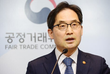 Fair Trade Commission Chairman Han Ki-jeong quot;We will respond with fair competition laws to monopolize the platform market for a few.quot;