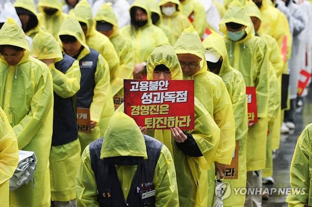 [데스크] 인공지능 총판 자처한 카카오와 거위 배 가르는 노조