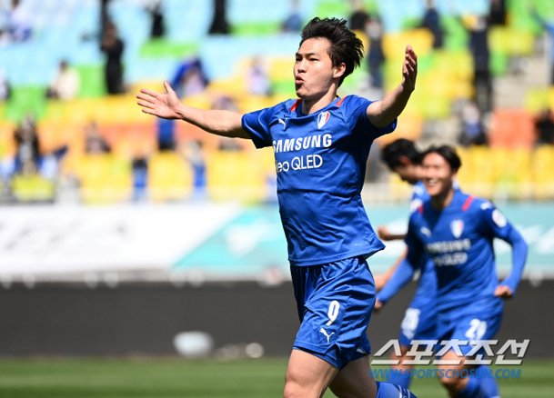 í¬í†  ê¹€ê±´í¬ ë¨¸ë¦¬ë¡œ ë§Œë
