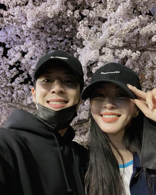 í•œì˜ˆìŠ¬ 10ì‚´ ì—°í•˜ ì™€ ì—°ì• í•˜ë