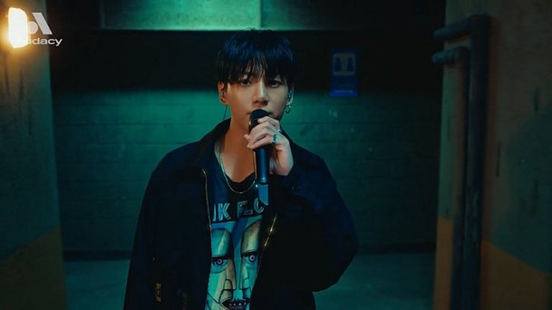 BTS Jungkook, performance ao vivo não convencional mesmo nos EUA...  O número de visualizações já está explodindo.