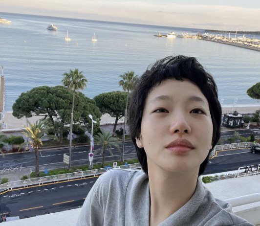 누구세요? 퉁퉁 부은 김고은, 칸 호텔서 &apos;역대급 민낯&apos; 노출