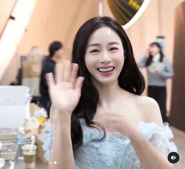 &apos;46세&apos; 김태희 실제 미모 이 정도…중화권 강타한 &apos;태쁘 파워&apos;