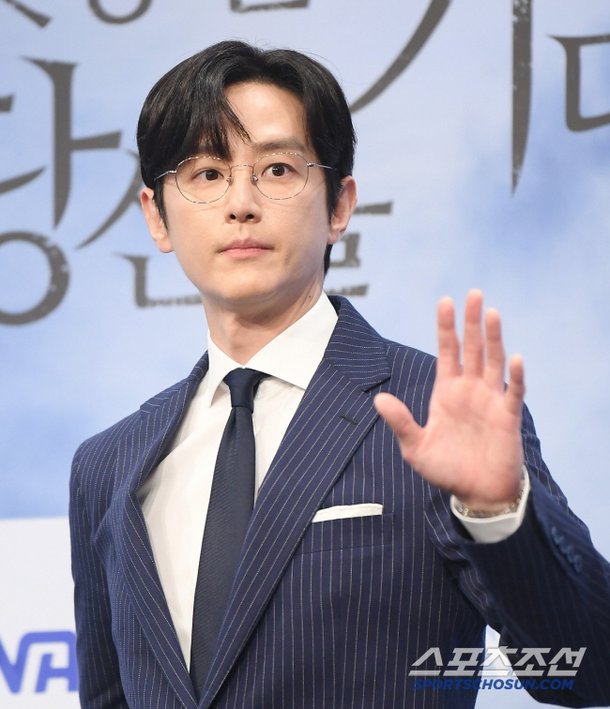 [공식] 권율, 품절남 된다…24일 비연예인 여자친구와 백년가약 인생의 새출발