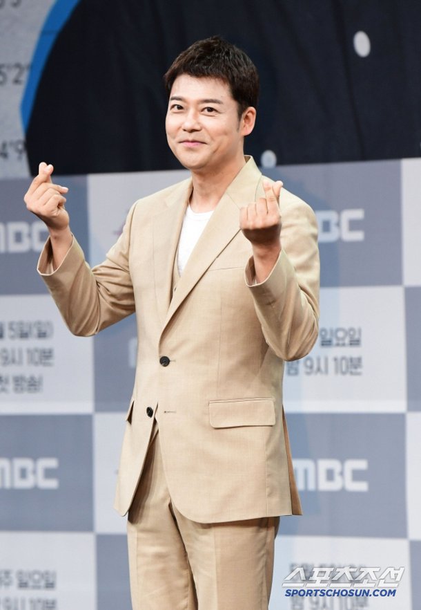 전현무, 결혼 시기 공개됐다…나이 차이 나는 女와 만나 아기도 1명 점괘에 &apos;화들짝&apos;