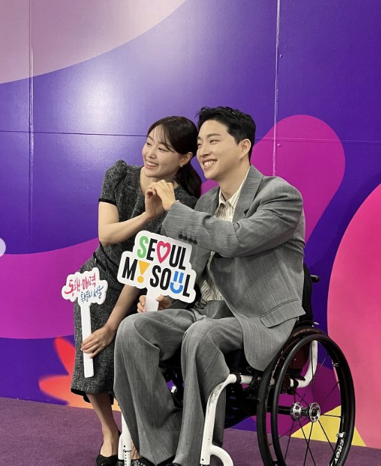 송지은♥박위, 결혼하자마자 겹경사 터졌다…나란히 공식석상 참석 응원과 관심 부탁