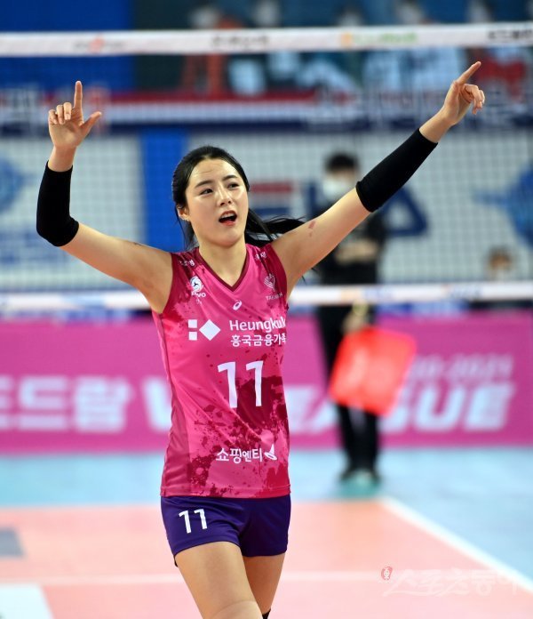 ìŠ¤í† ë¦¬ ë°œë¦¬ë³¼ ì´ë‹¤ì˜ ê·¸ë¦¬ìŠ¤ë¦¬ê·¸ ì§„ì¶œì˜ ì•Œë ¤ì§€ì§€ ì•Šì€ ì–˜ê¸°ë