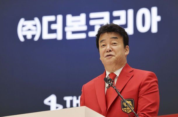 [큰화상]기념사하는 백종원 더본코리아 대표이사