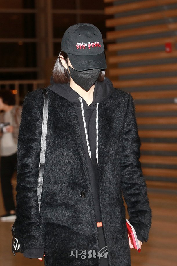 f(x) ë¹í ë¦¬ì, 'ìì ì¼êµ´ì ë¹ê³µê°' (ê³µí­í¨ì)