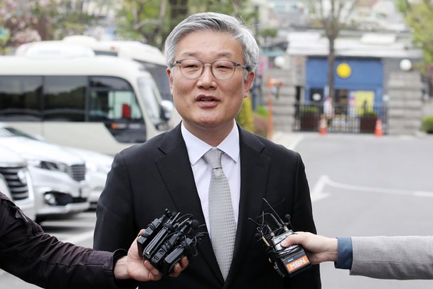 日 오염수 반대에 quot;개화 덜 된 남조선인quot;…KBS 여권 이사 발언 논란