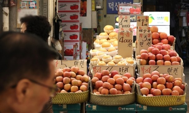 과일 값 급등에 과일가게 2월 매출 작년 대비 63% 증가