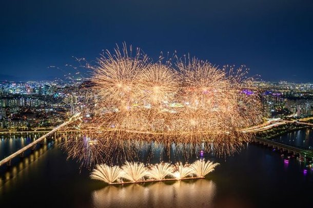 107만명 운집 예상 여의도 불꽃축제…교통 통제 구간은?