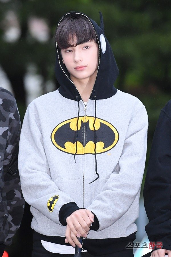 Txt batman hoodie outlet