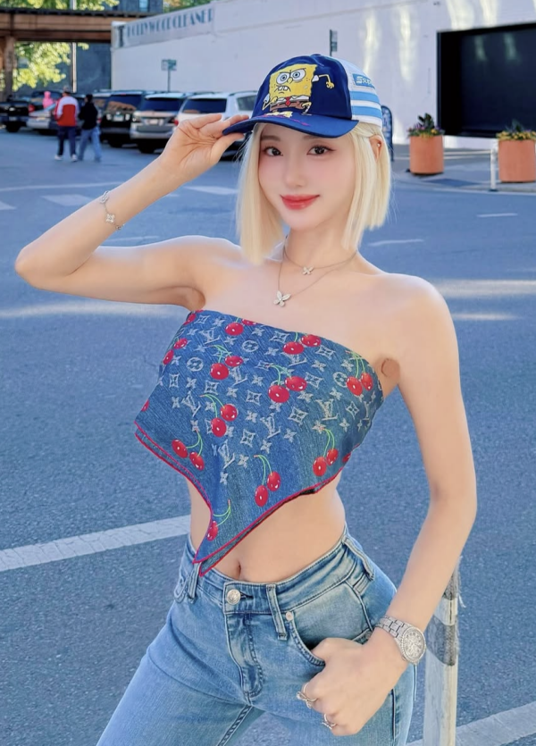 DJ 소다, 천 하나만 걸치고 몸매 자랑…업된 &apos;애플힙&apos; 시선 강탈 [스한★그램]