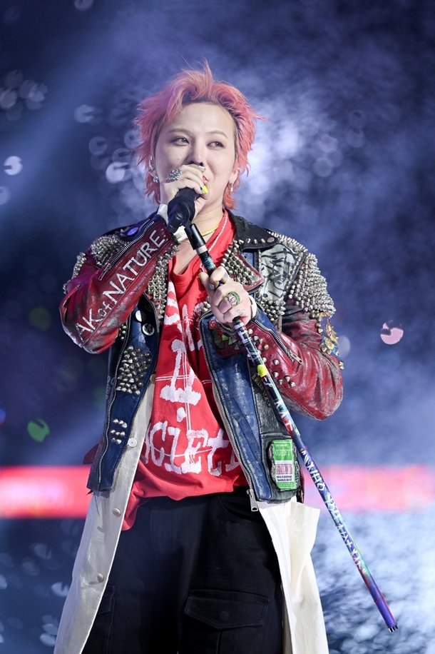It was his first stage in 8 years... G-Dragon faces 'skills controversy' at 'SBS Gayo Daejeon'