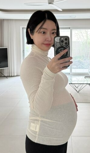 레이디 제인, 김희선 &apos;쌍둥이 명품 옷&apos; 선물 인증 너무 예뻐 [★SNS]