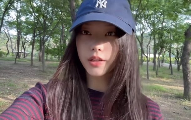 뉴진스 해린, &apos;민희진st&apos; 모자 쓰고 직접 생일 인사 이런 시기에…