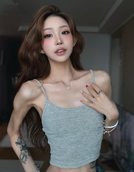 &apos;170cm·41kg&apos; 故 최진실 딸 최준희, 살벌한 뼈말라 근육 [★SNS]