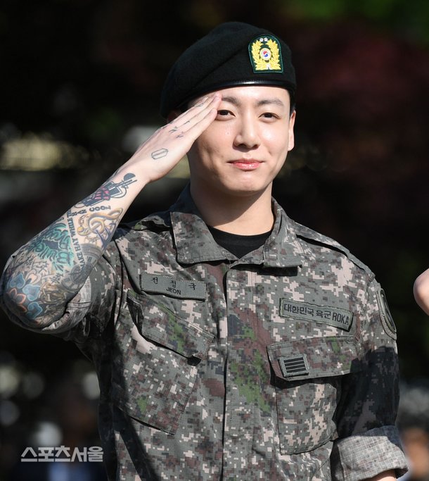 정국, 비활동기에도 스포티파이 장악…90억 스트리밍 돌파