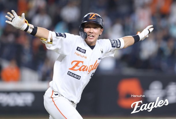 경기 전 세리머니 준비 중인 손아섭