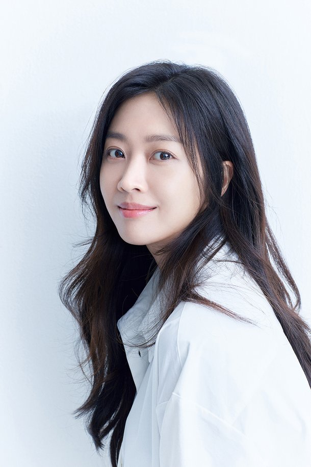 Jo Bo-ah to become a mother next year, currently in mid-pregnancy