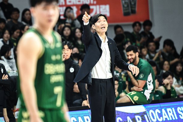 원주 DB 김주성 감독 관련 기사 이미지