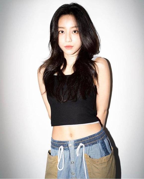 강민아 