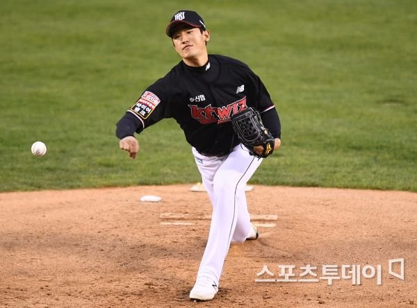 ê¹€ê²½ë¬¸í˜¸ ë¯¸êµ­ì „ ì„ ë°œíˆ¬ìˆ˜ë¡œ ì‚¬ì´ë