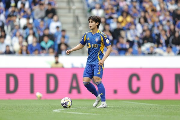 울산 HD 강민우-류성민, 울산양육원 찾아 축구 나눔 실천 : 네이트 스포츠