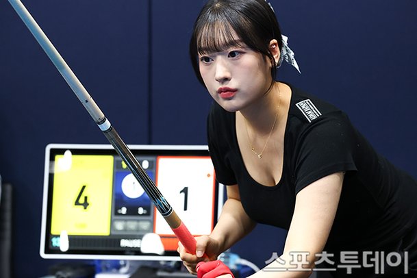 [ST포토] 당구선수 장가연, ‘과감해진 패션’ : 네이트 스포츠