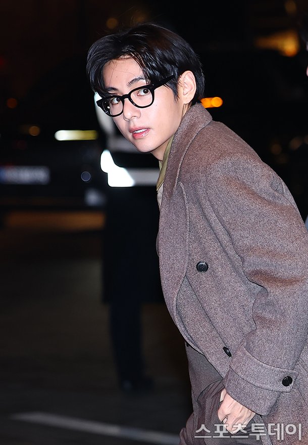 BTS 뷔 김우빈 신민아 결혼식 참석 관련 보도 이미지