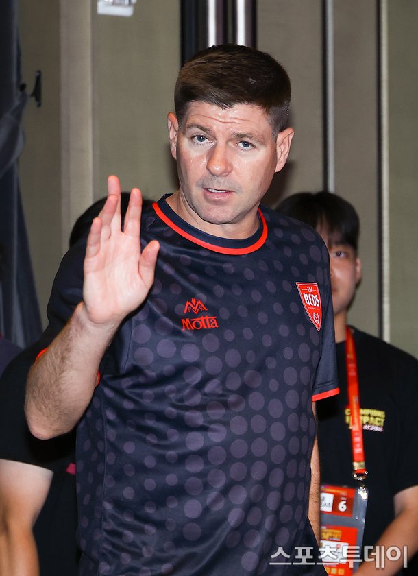 Football Legend Steven Gerrard Meets Fans During Visit to Korea