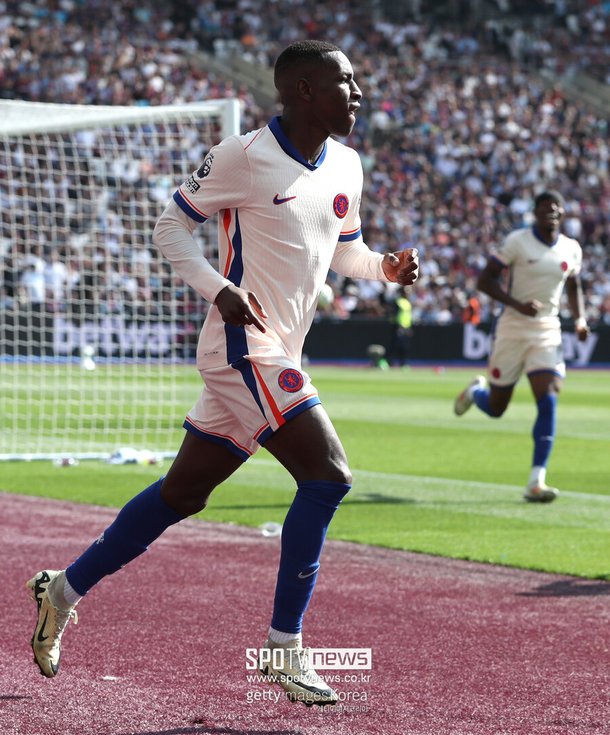 Drogba 2.0 Unleashed: Jackson’s Blistering 2-Goal, 1-Assist Performance Sends Chelsea Soaring to 3-0 Victory Over West Ham