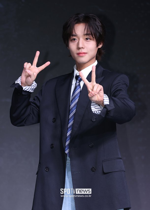 [포토S] 박지훈, 다이어트로 반쪽된 얼굴
