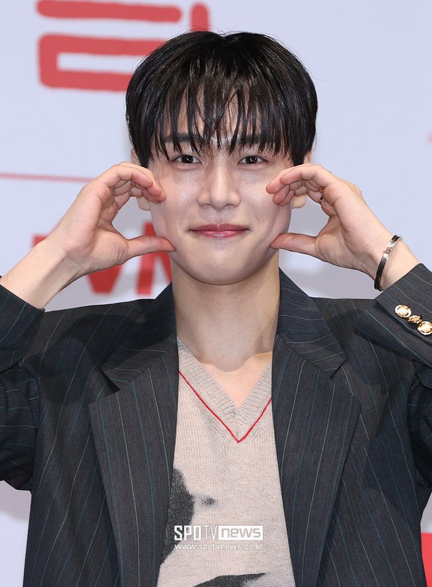 신원호 픽 옳았네…강유석, 아이유 동생→아이돌 출신 의사로 제대로 터졌다[초점S]