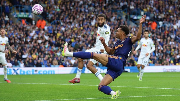 리즈 공격 장면