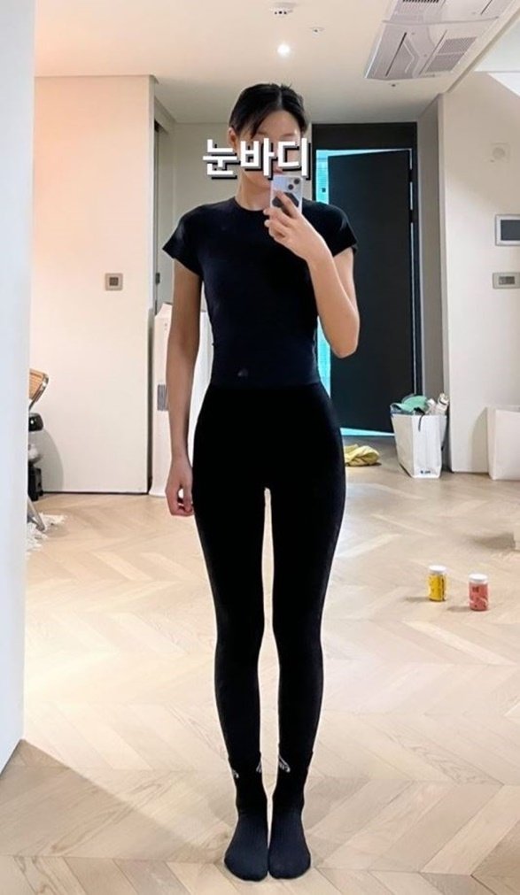 설현, 레깅스 입고 완벽 '눈바디'…역시 걸그룹 몸매 끝판왕 [스타☆샷] : 네이트뉴스