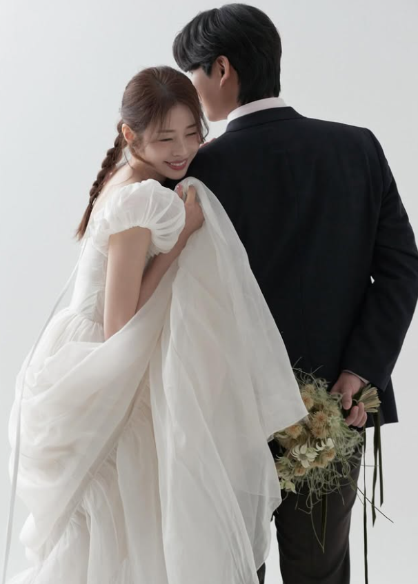 &apos;재혼&apos; 서동주, 훈남 신랑 공개했다…찾았다 내 사랑 눈부신 웨딩 화보