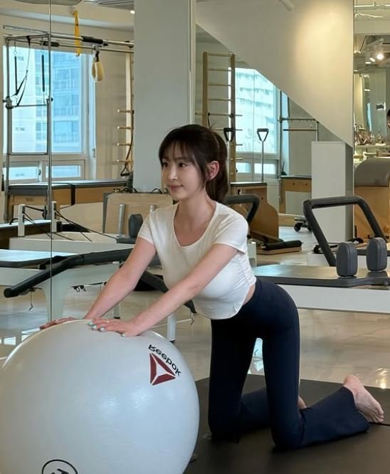 &apos;46세 맞아?&apos; 강예원, 필라테스로 완성한 몸매…&apos;자기관리 끝판왕&apos; 인증