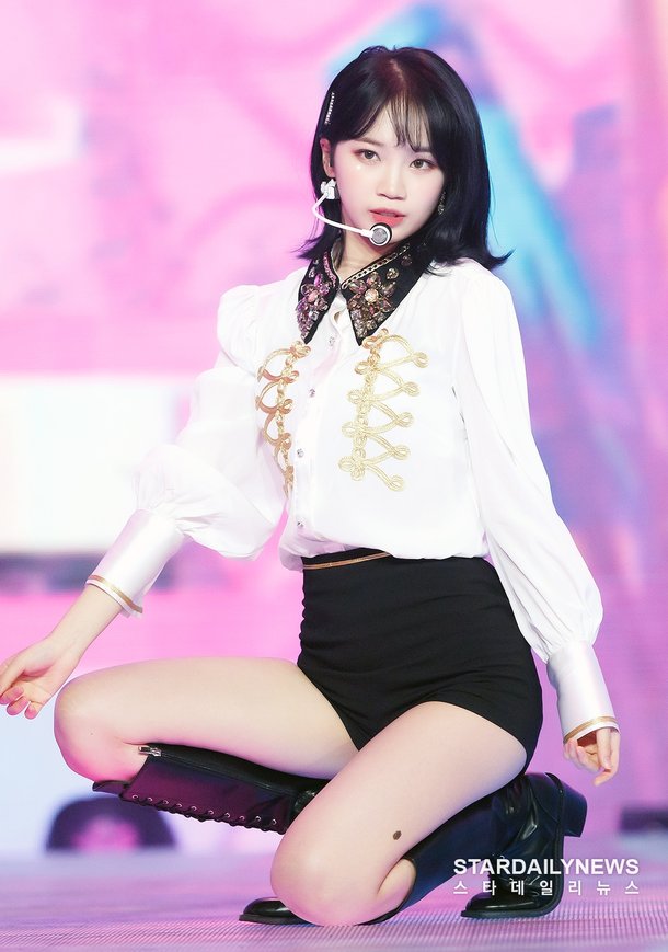 Sí¬í†  ì•„ì´ì¦ˆì› ê¹€ì±„ì› ëˆ„ê°€ ê²€ì€ ë ˆì´ì € ì˜ê³  ìžˆë‹¤ ë„¤ì´íŠ¸ë‰´ìŠ¤