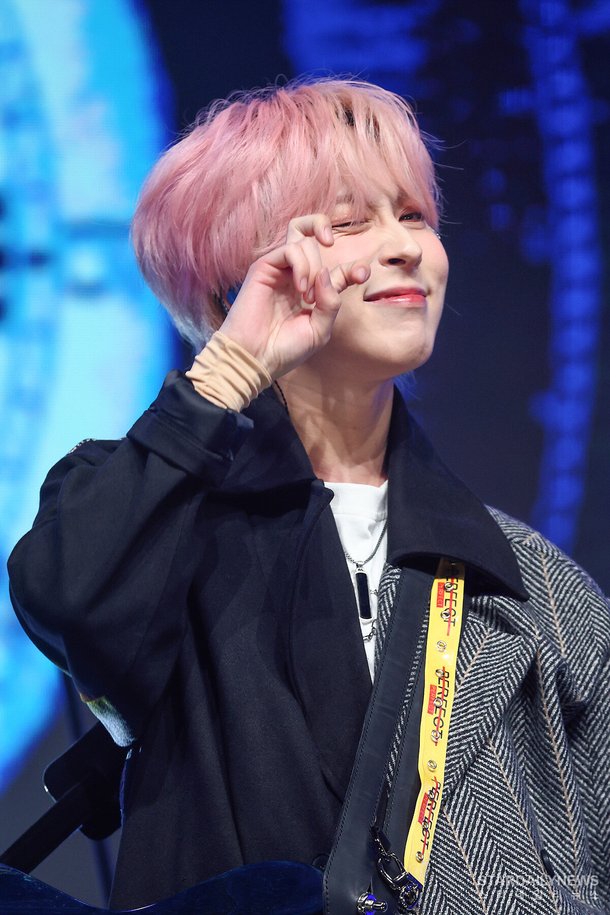 S포토] 원위 기욱, '앙~' (심플리케이팝) : 네이트 연예