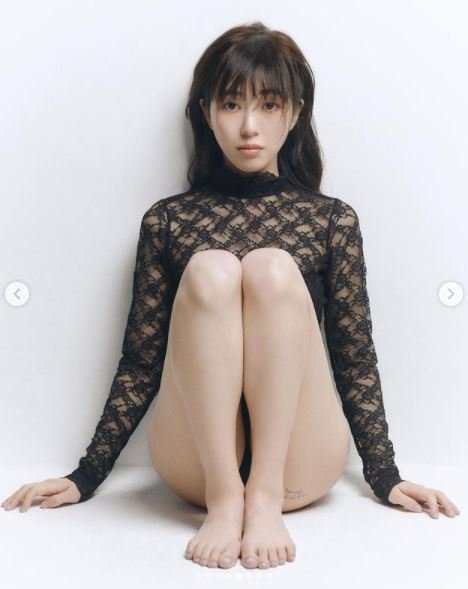 속옷 노출+상반신 누드…권민아 19금 뺨치는 화보 대방출[스타In☆] : 네이트 연예