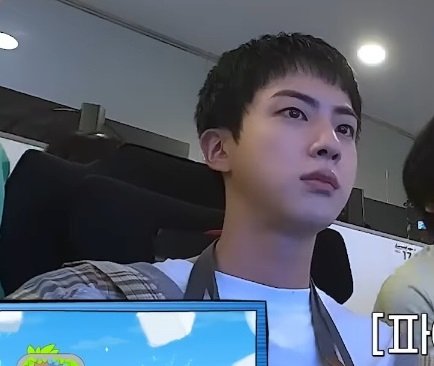 'BTS' Jin, charming and fun interactions with 20 elementary students at a PC cafe