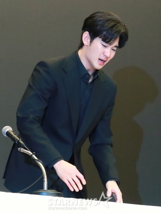 휘청이는 김수현[★포토]