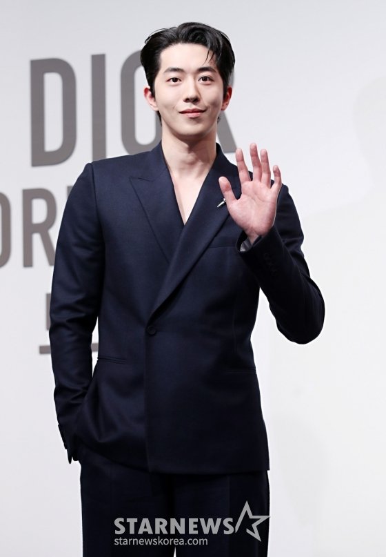 남주혁, 팬심 설레는 손인사[★포토]