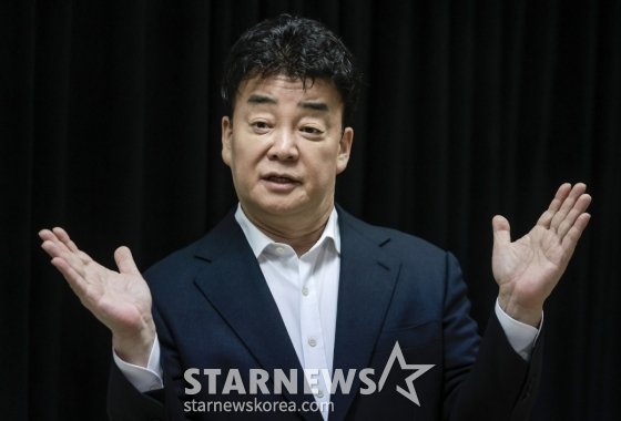 신뢰 박살 난 백종원, 미담 나왔다…연돈 사장 매출 늘고 큰 도움 받아 [전문]