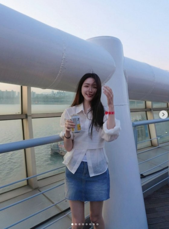 성해은, &apos;♥정현규&apos;와 결별설 속 누구랑 한강 나들이? 하이볼 한 잔의 여유