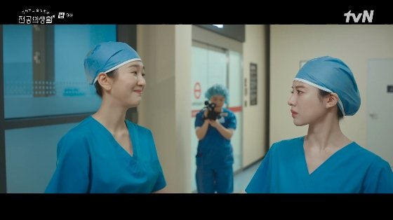카메라 앞 &apos;두 얼굴&apos; 김혜인…고윤정 사직 결심…더이상 못 참아[언슬전][★밤TView]