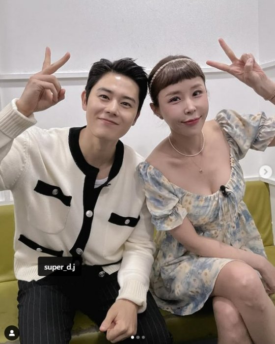 신지, 확 달라진 얼굴…쌍꺼풀 재수술 고백 후 김동준과 투샷 공개