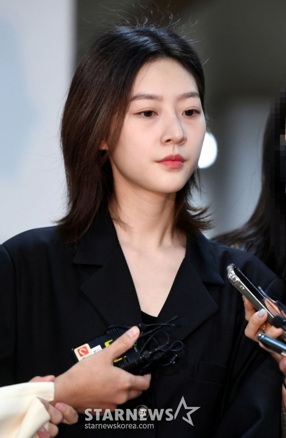 김수현 진짜 아니었나…&apos;고3&apos; 김새론 연인은 &apos;유명 아이돌&apos;, 거액 빌려줘 충격 보도 [스타이슈][종합]